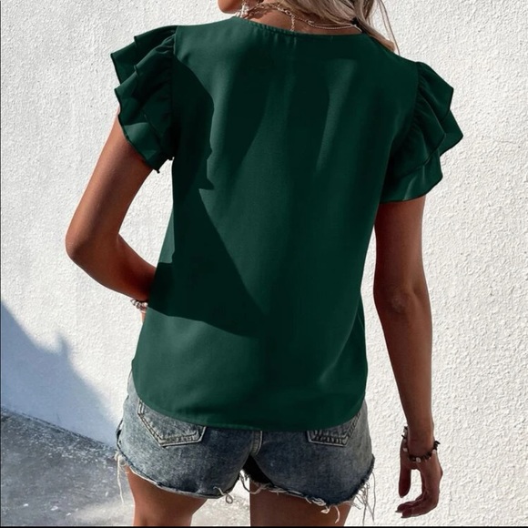 Elegant Classy Green Tiered Ruffle Butterfly Sleeve Top Blouse - Picture 2 of 11